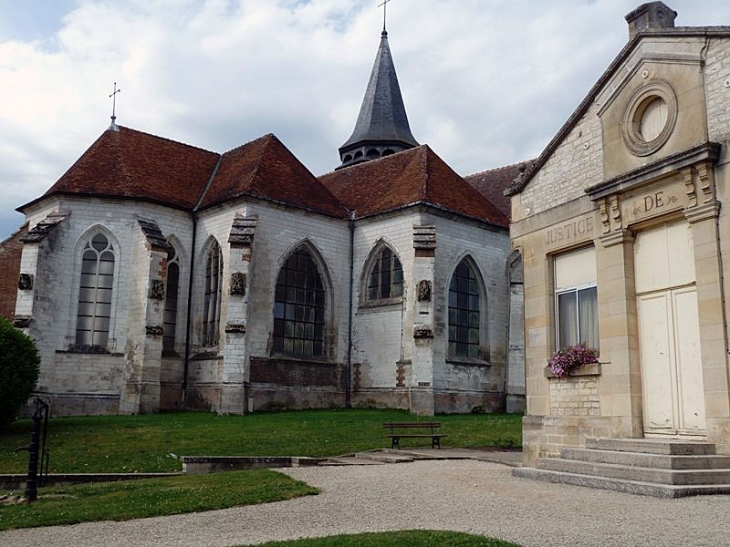L'église et le tribunal - Bouilly