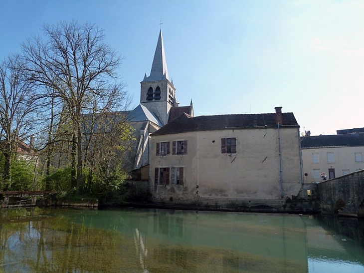 Vue sur l'église de Ricey Haut - Les Riceys