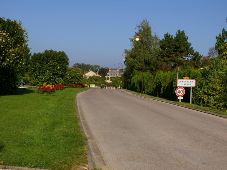 Entrée du village - Longchamp-sur-Aujon