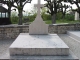 Tombe de Charles de Gaulle au cimetière de Colombey-les-Deux-Eglises