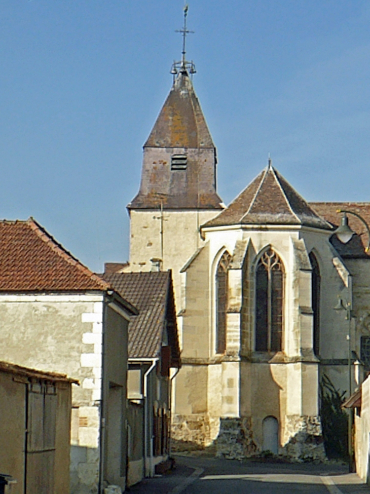 Vers l'église - Bisseuil