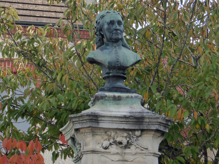 Le buste de Madame Pommery - Chigny-les-Roses