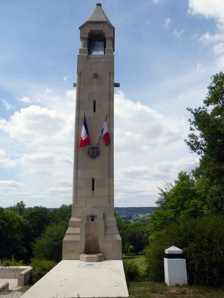 Le mémorial des batailles de la Marne : lanterne des morts - Dormans
