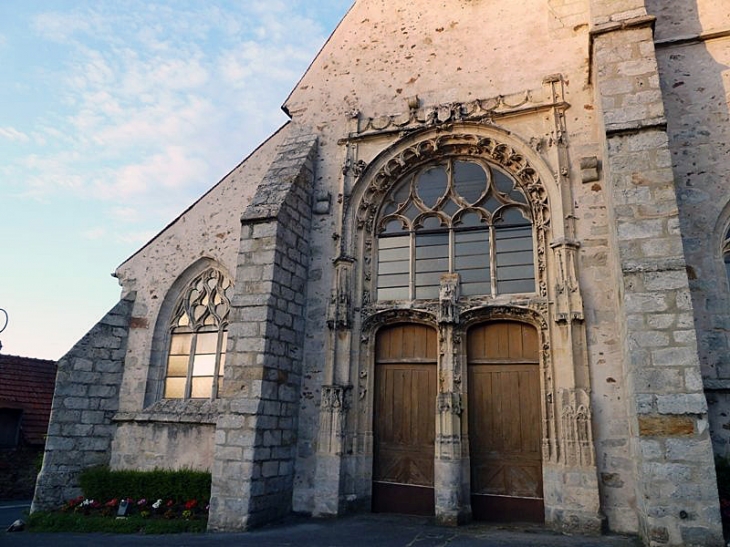 Le portail de l'église - Fontaine-Denis-Nuisy