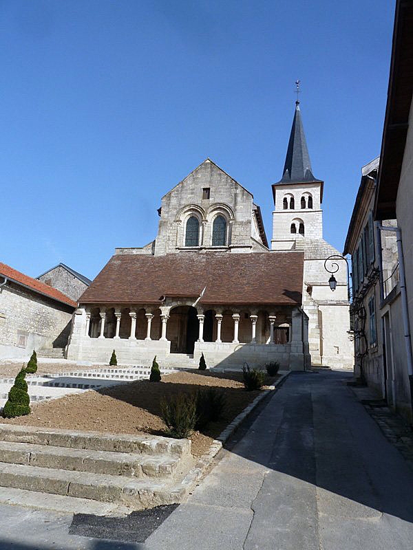 L'église au porche champenois - Hermonville