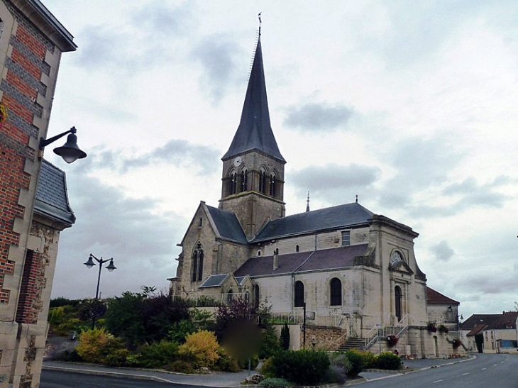 L'église - Juvigny