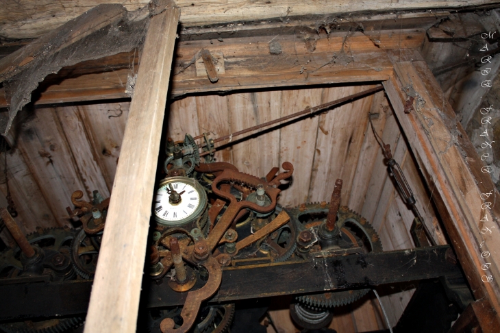 Ancien  mécanisme de l'horloge du clocher de la Forestière...
