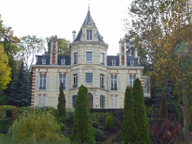 Le château - Rilly-la-Montagne
