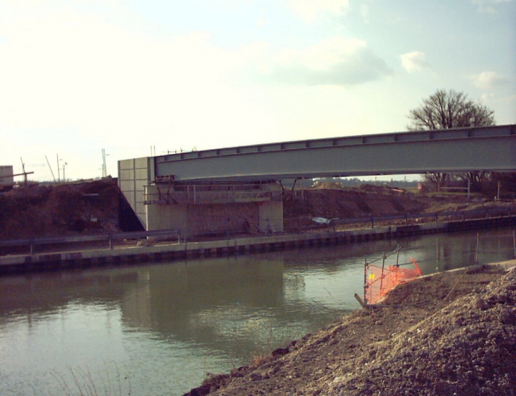 Nouveau pont du canal - Sarry