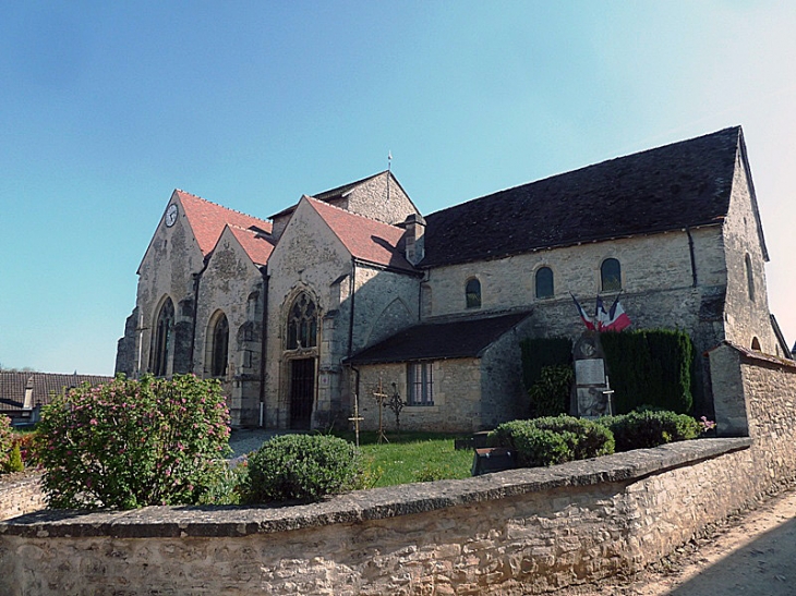 L'église - Savigny-sur-Ardres