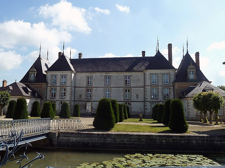 Le château - Vitry-la-Ville
