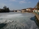 Le Doubs gelé, vu de la place du Temple