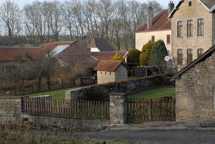 Le Village - Cubry