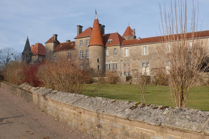 Le Chateau - Cubry