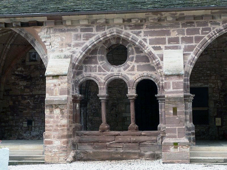 Le cloître - Luxeuil-les-Bains