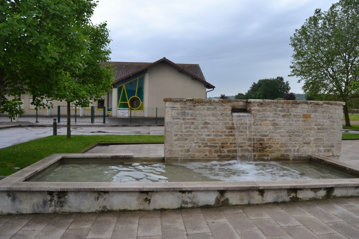 La Mairie et sa Fontaine - Aromas