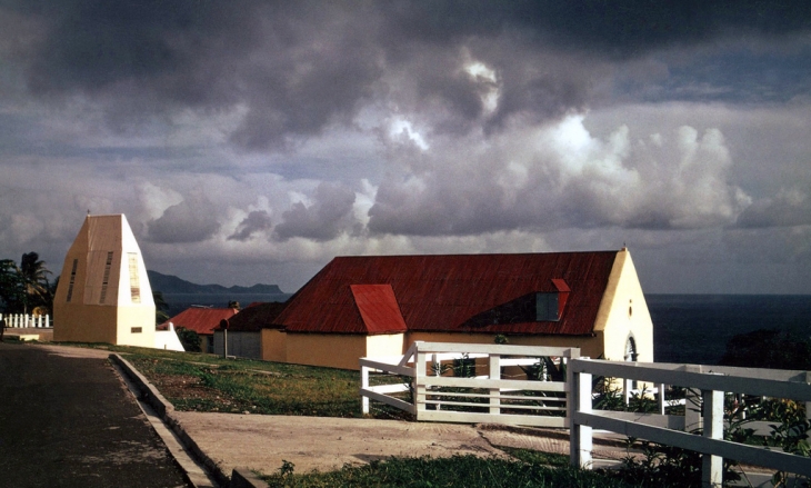 Eglise de Vieux Fort en Guadeloupe, en août 1973. - Vieux-Fort