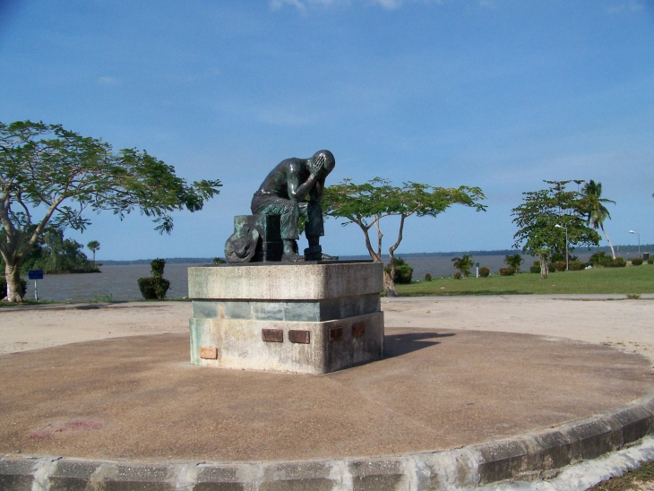 Statue du bagnard St Laurent du Maroni - Cayenne