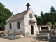 Photo suivante de Acquigny La chapelle Saint-Mauxe située dans le cimetière communal dont la reconstruction, en 1752, est attribuée au Président d'Acquigny.Cette chapelle est inscrite au titre des monuments historiques.