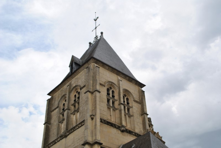Le clocher de l'église Saint Germain a fait l'objet d'une inscription au titre des monuments historiques le 17 avril 1926. - Alizay