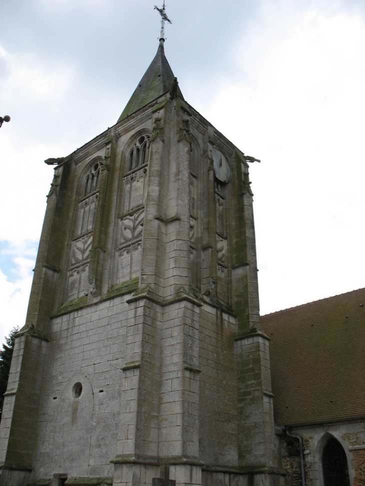 Majestueuse tour-clocher de l'église - Barc