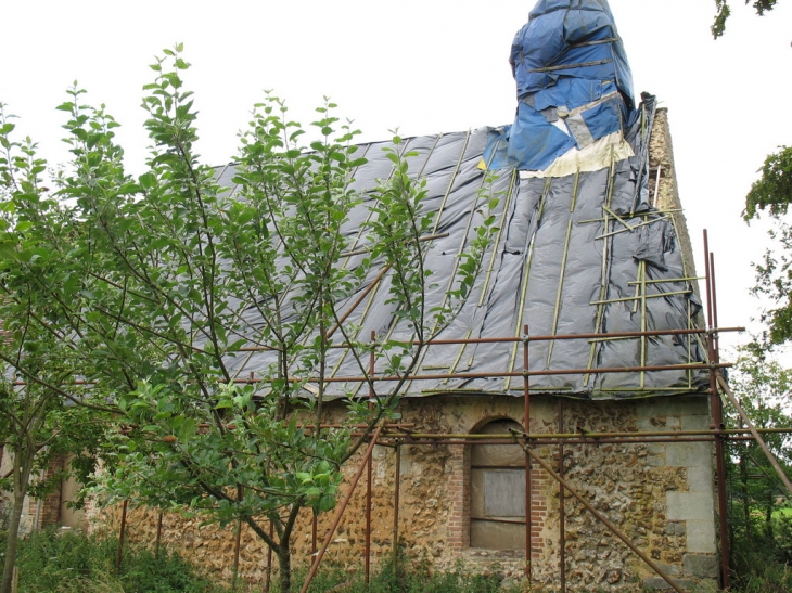 Eglise en attente de restauration - Beaumesnil