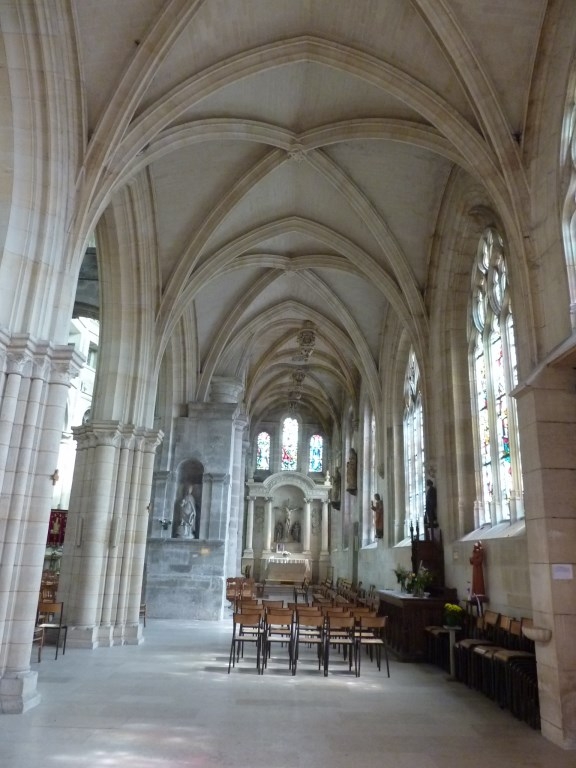 Eglise Saint Nicolas -  côté droit - Beaumont-le-Roger