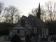 Eglise St Pierre et cimetière à la tombée de la nuit