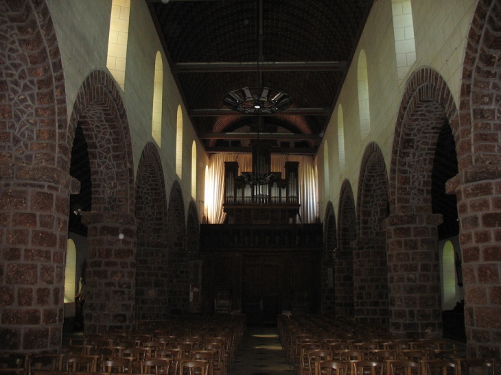 Nef de l'église Saint Sulpice XIe siècle - Breteuil