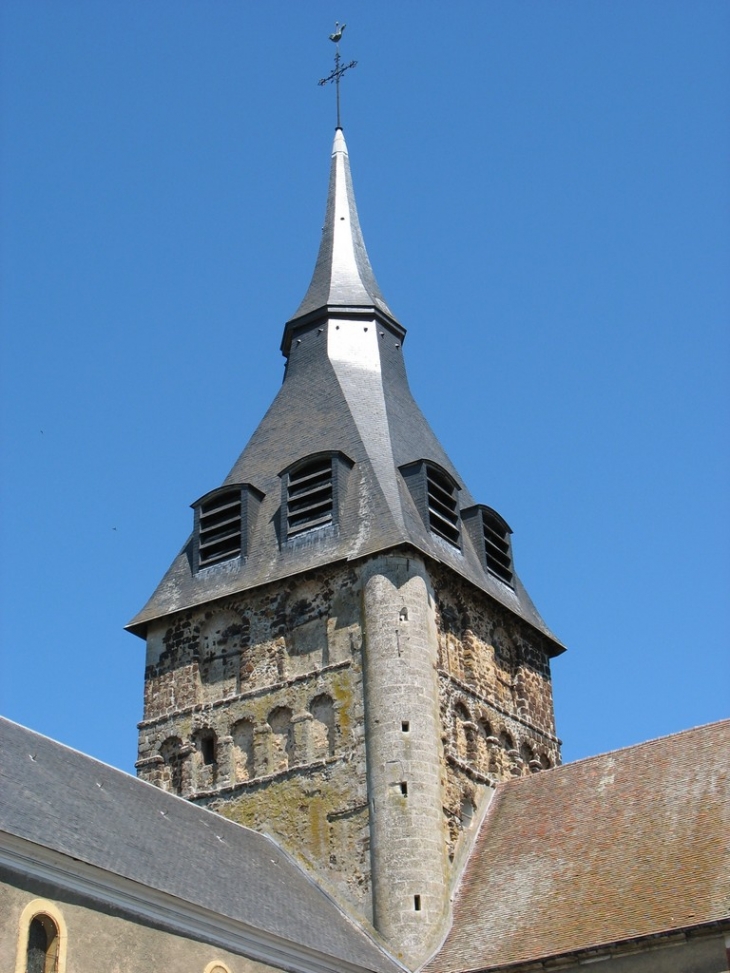 Clocher-tour lanterne - XIe siècle - Breteuil