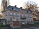 Photo suivante de Brionne Le domaine de Lorraine (XVIIIè siècle). Il se compose d'un manoir et de dépendances dont notamment un ancien pressoir qui abrite l'office de tourisme.