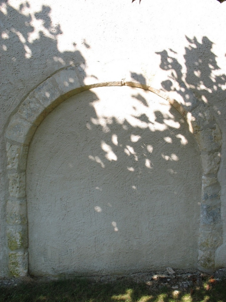 Ancienne porte de l'église Saint-Aubin - Burey