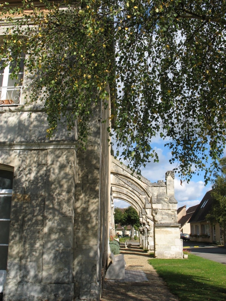 Vestiges de l'ancienne Abbaye Saint-Pierre de Conches - Conches-en-Ouche