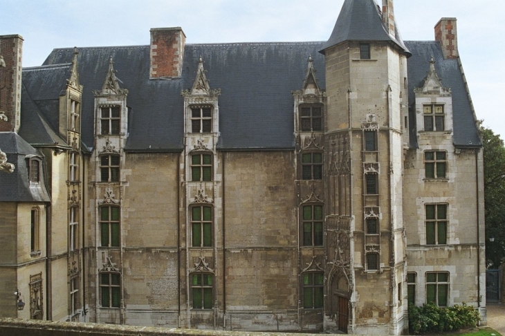Palais Episcopal aujourd'hui devenu Musée - Évreux