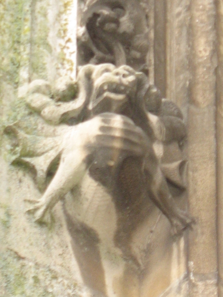 Détail des sculptures de la Cathédrale - Évreux