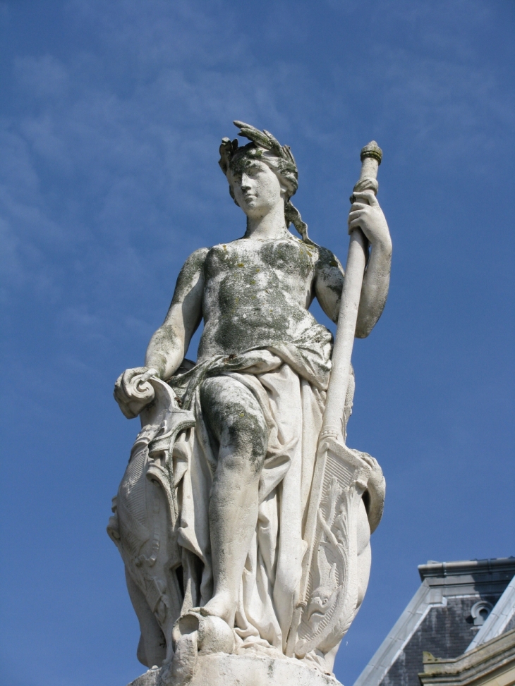 Statue - Évreux