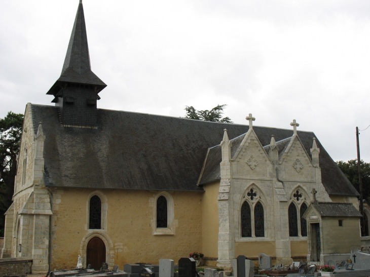 Côté sud de l'église - Faverolles-la-Campagne
