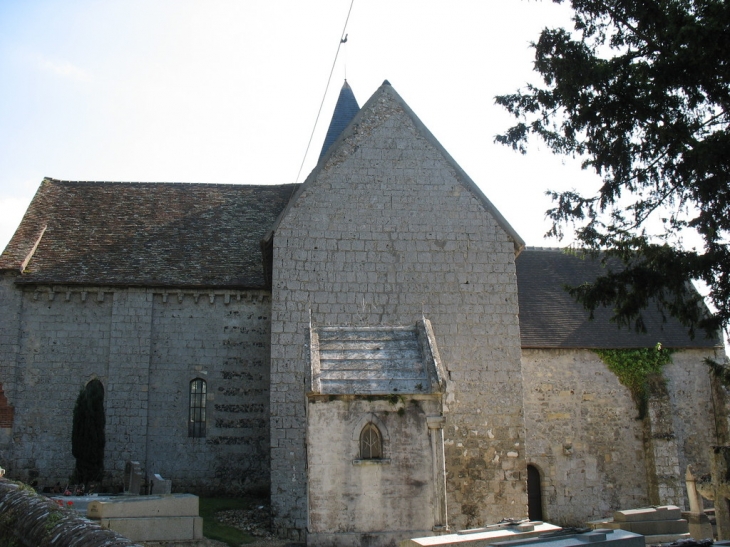 Côté nord de l'église Saint-Georges - Fiquefleur-Équainville