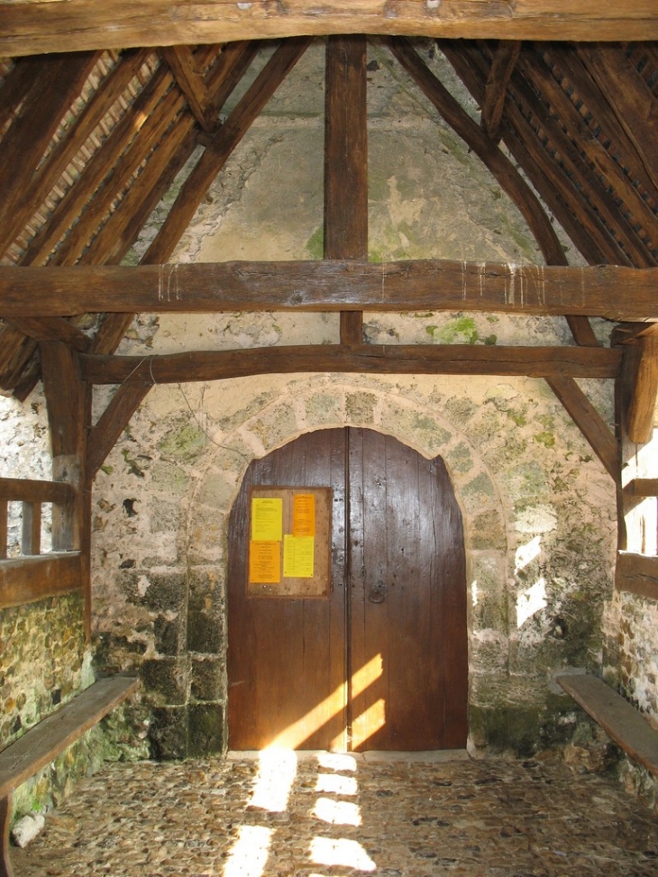 Porche et porte d'origine romane - Fort-Moville