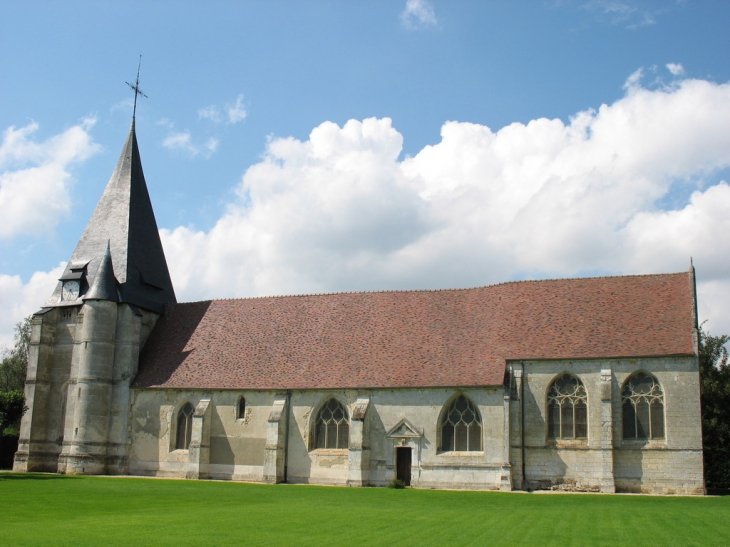 L'église Notre-Dame vue de la prairie - Goupillières