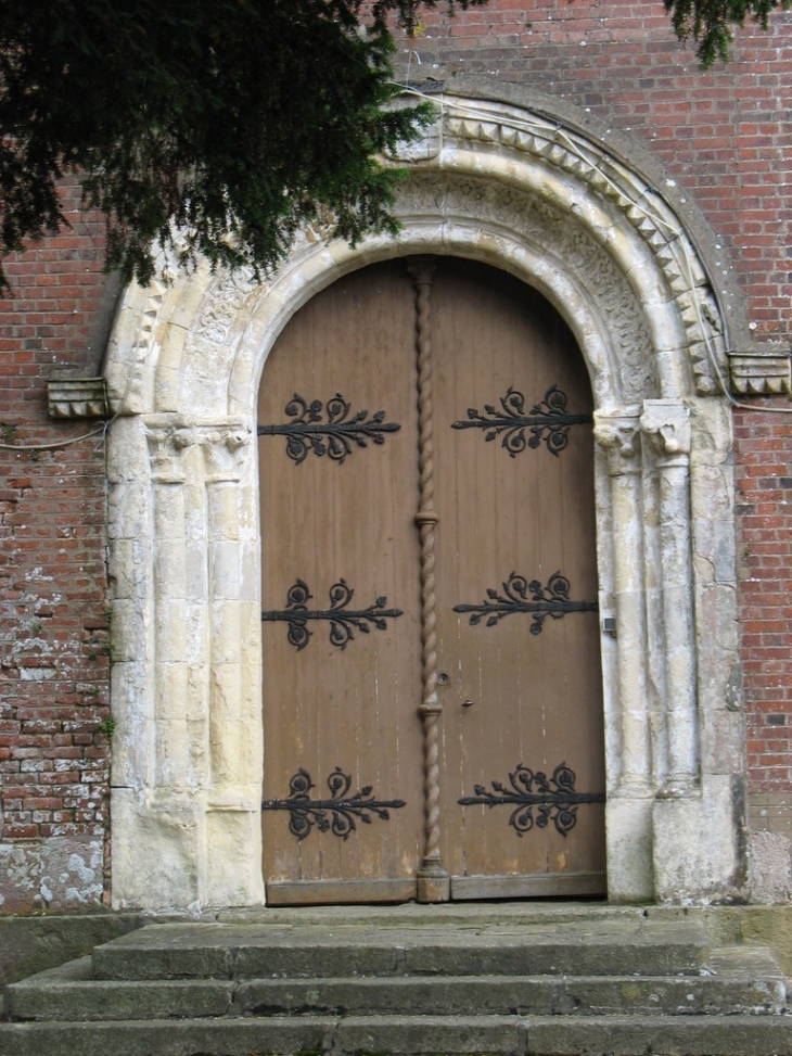 Le Porche de l'église Notre-Dame - La Chapelle-Gauthier
