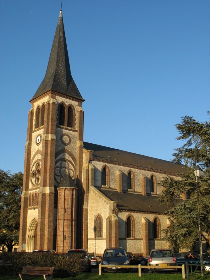 Eglise Notre-Dame de la Couture (reconstruite en 1866) - La Couture-Boussey