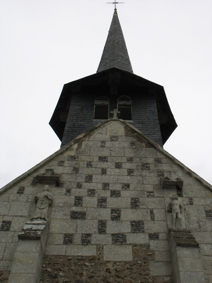 Façade de l'église Saint-Aignan (avec 2 statues) - La Houssaye