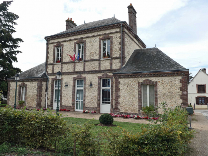 La mairie - La Madeleine-de-Nonancourt