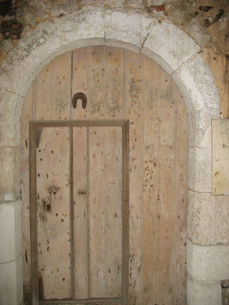 Porte de l'église - La Roquette