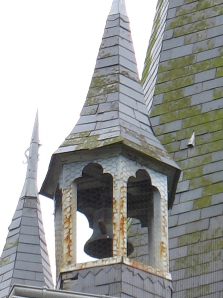 Détail du clocher de l'église Saint-André - La Roussière