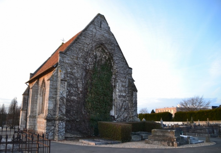 La chapelle Saint Marc. Saint Marc est un quartier du Neubourg où s'élève encore, au milieu du cimetière, la petite chapelle. Elle fut réunie à l'hôpital en 1693. - Le Neubourg