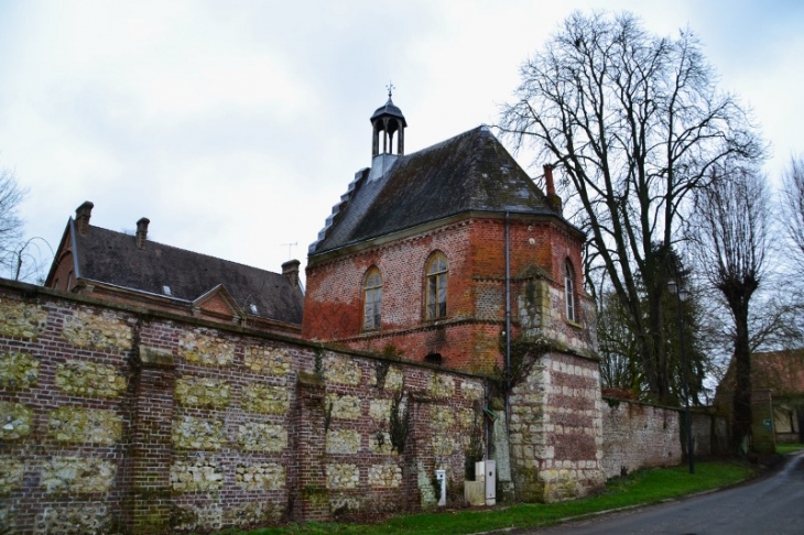 La chapelle du château (le logis). La chapelle date en partie du XVIème siècle. - Lisors