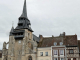 Photo suivante de Nonancourt place Aristide Briand : l'église et les maisons
