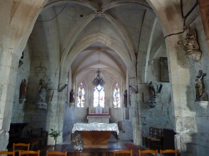 Eglise St Quentin - l'abside - Poses